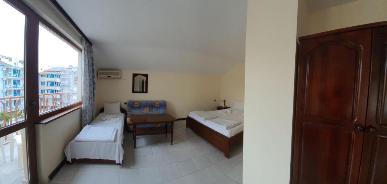 Lazur Hotel 拉夫达 外观 照片