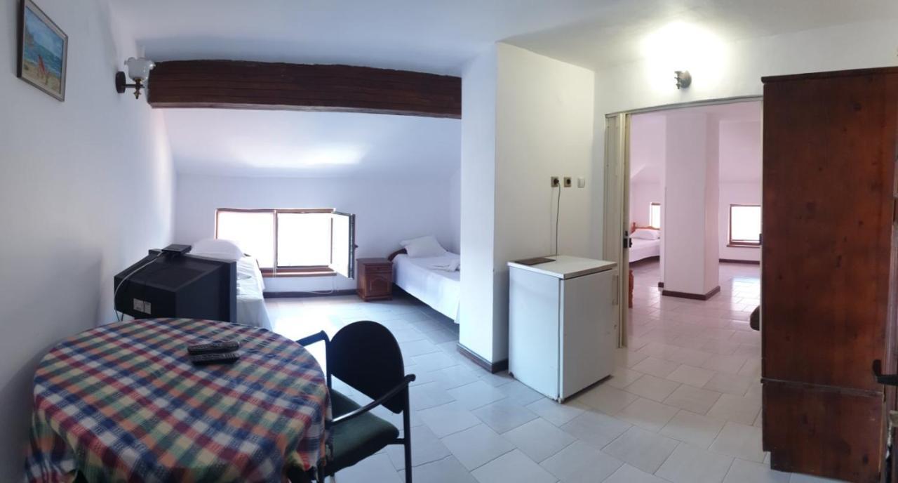Lazur Hotel 拉夫达 外观 照片